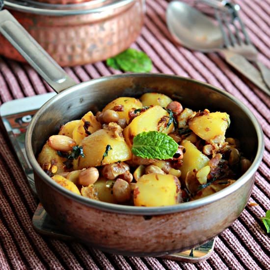 Potato And Peanut Curry