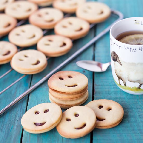 CHOCOLATE SMILES