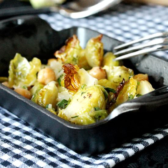 Roasted Brussels Sprouts and Garlic