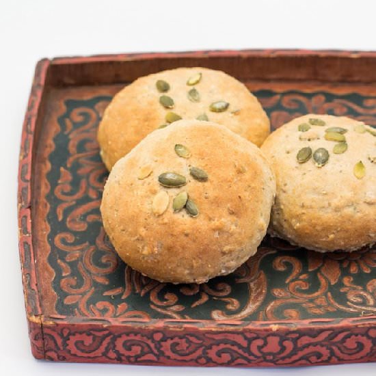 Wholegrain Buns with Chia and Pumpk