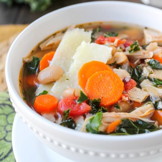 Kale, Chicken & White Bean Soup
