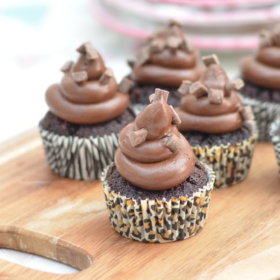 Cherry Chocolate Cheesecake Cupcake