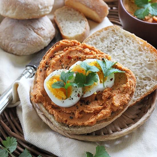 Chickpeas Paste with Egg