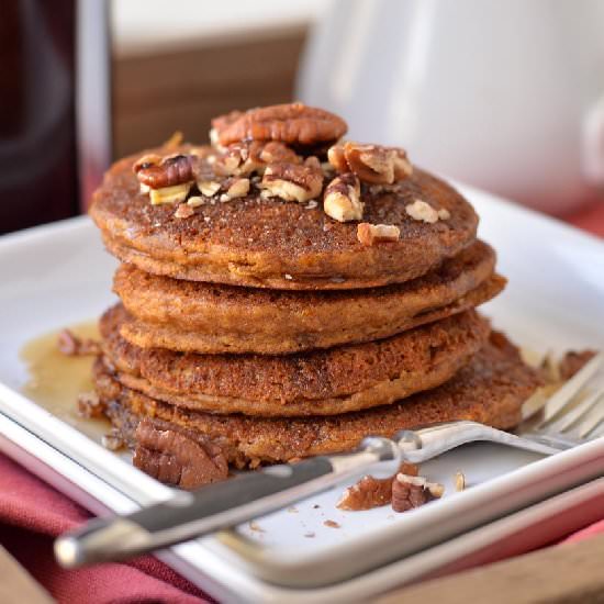 Vegan Pumpkin Spice Pancakes