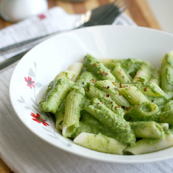 Creamy Spinach Walnut Pesto Sauce