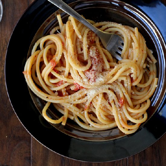 Bucatini with butter-roasted tomato