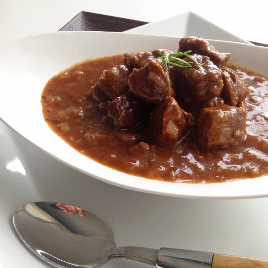 Slow Cooker Beef Goulash