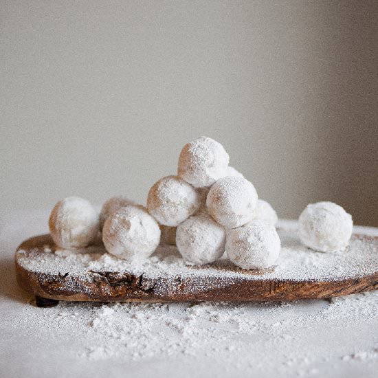 Amaretto Snowballs