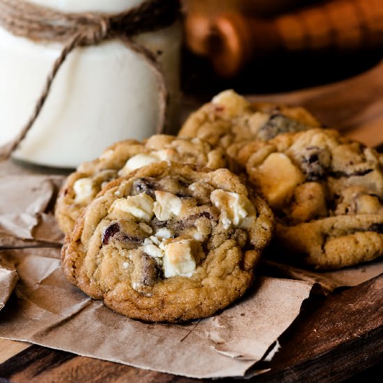 White chocolate cherry cookies