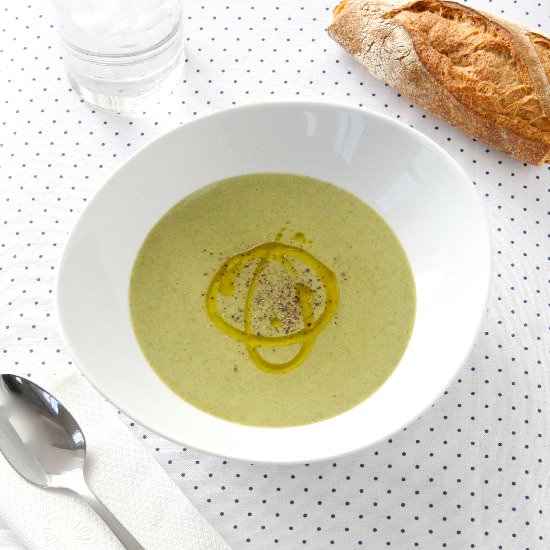 5-Ingredient Roasted Broccoli Soup