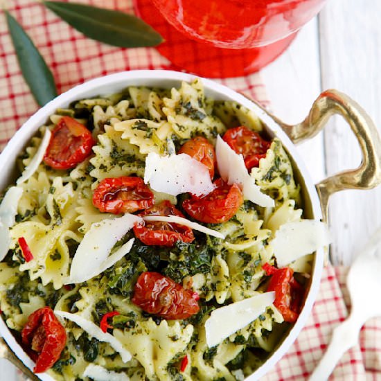 Garlic Kale Pasta