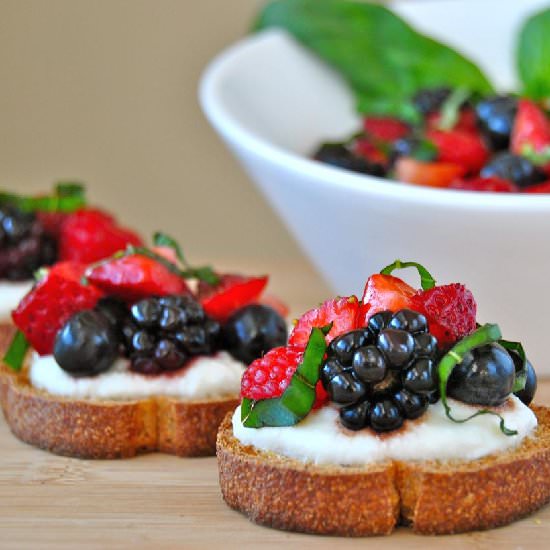 Berry Bruschetta