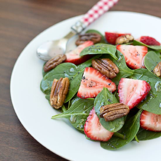 Strawberry Pecan Spinach Salad
