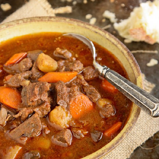 Slow Cooker Hungarian Goulash