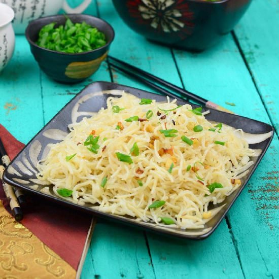 Burnt garlic noodles