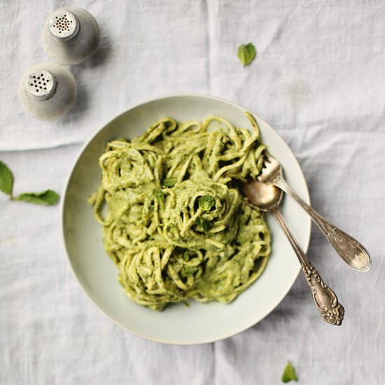 Creamy greens & coconut linguine