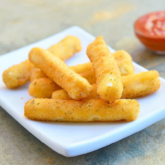 Mozzarella Sticks w/ Marinara Sauce