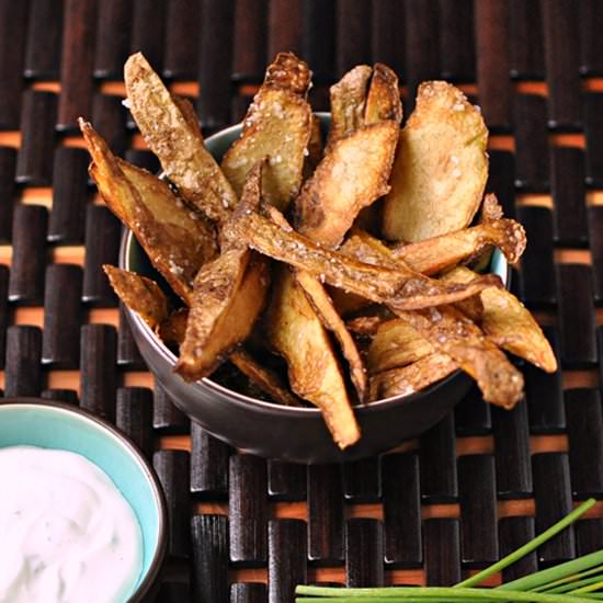 Potato Crisps with Chive-Sour Cream