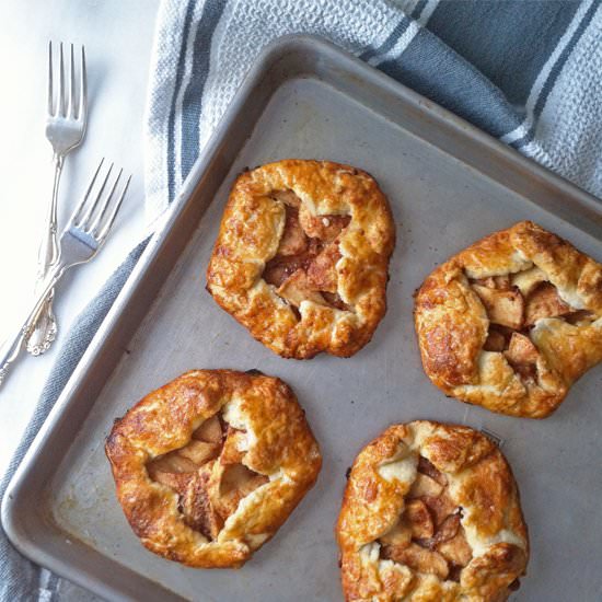 Rustic Apple-Cinnamon Tart