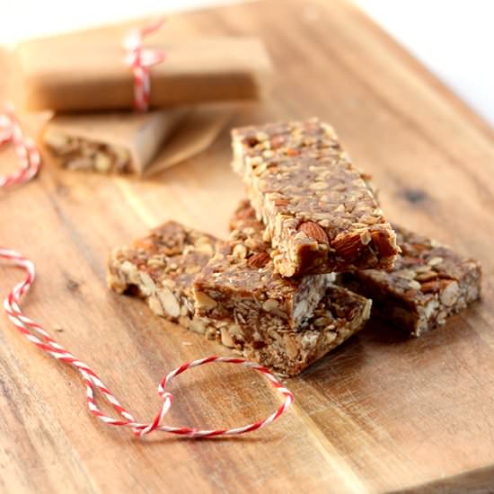 Healthy Almond Granola Bars