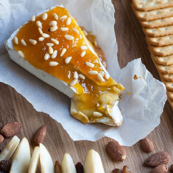 Baked Brie with Peach Jam