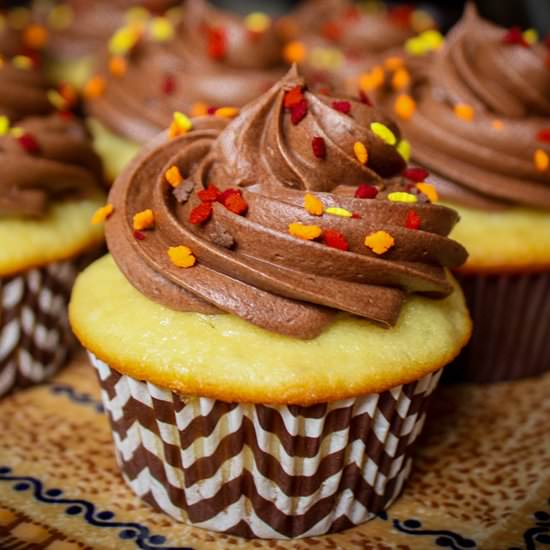 Golden Chocolate Creme Cupcakes