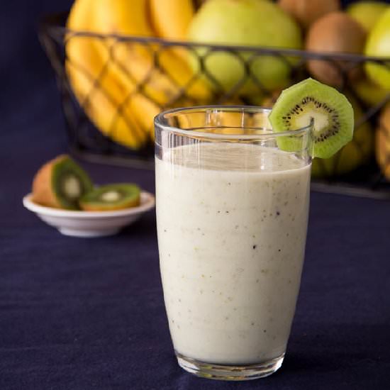 Pear Kiwi Banana Smoothie