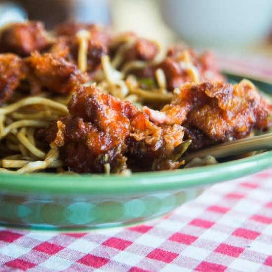 Mongolian Chicken with Hakka Noodle