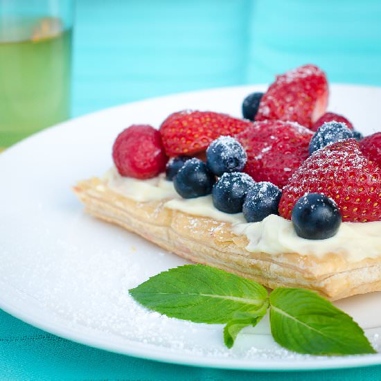 Quick berry tart
