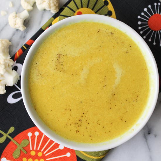Cheesy Cauliflower & Leek Soup