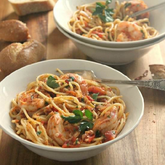 Simple Spicy Shrimp Pasta