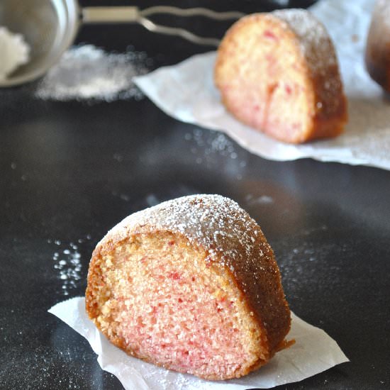 Eggless Strawberry Cake