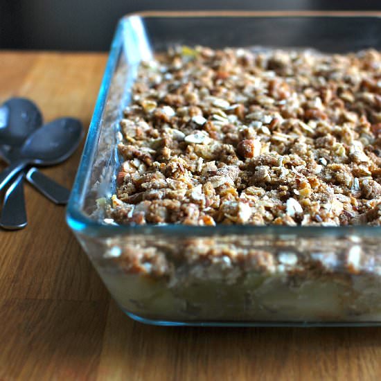 Cinnamon Spiced Apple Crumble