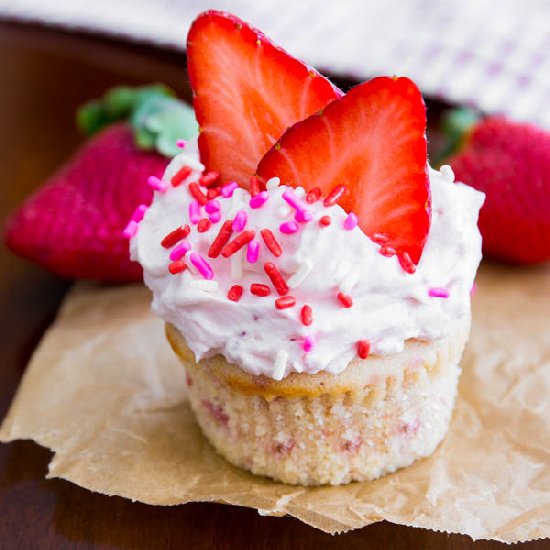 Fresh Strawberry Cupcakes