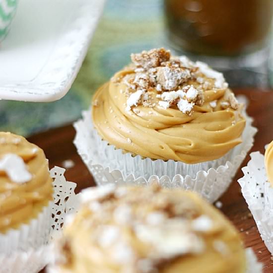 White Chocolate Alfajor Cupcakes