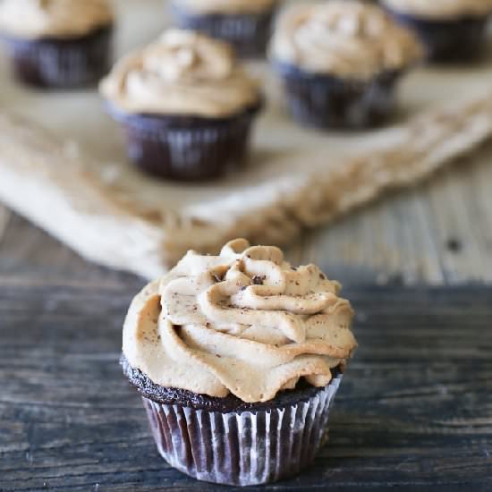 Chocolate Cupcakes w. Kahlua Cream