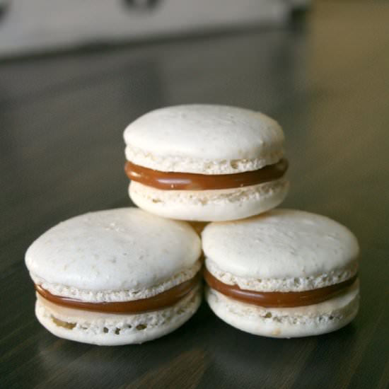 Caramel Cashew Macaron
