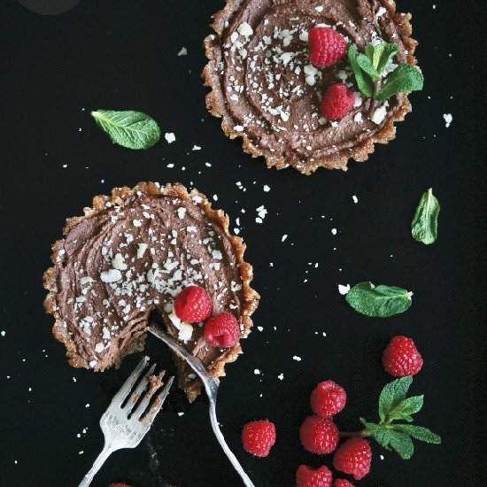 No-Bake Dark Chocolate Mousse Tarts