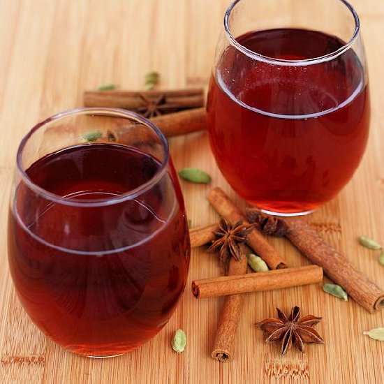 Chai-Spiced Mulled Cran-Apple Juice