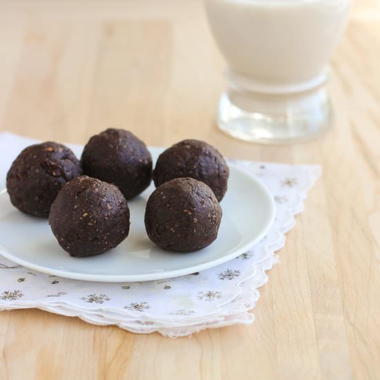 Healthy No-Bake Brownie Bites