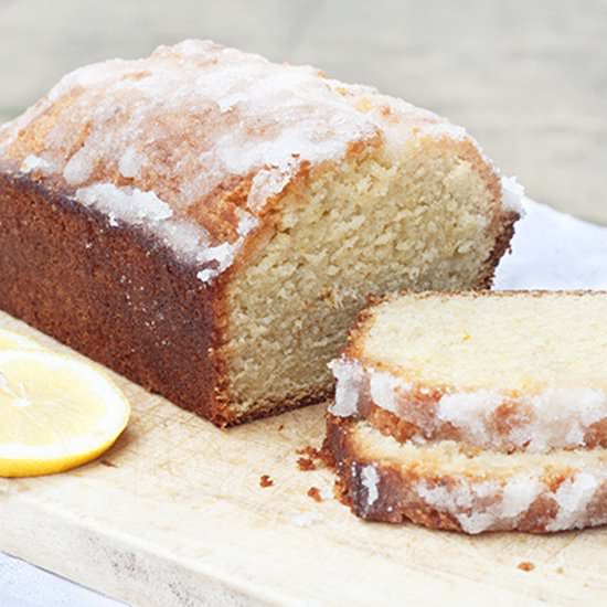 Yummy Lemon Drizzle Cake