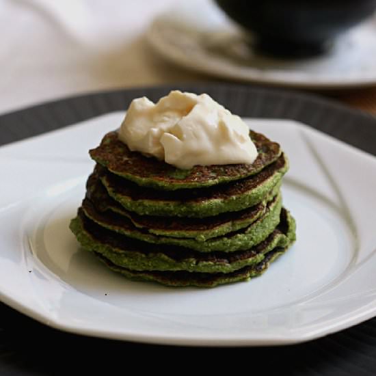 Green Smoothie Pancakes