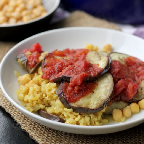 Oven-baked brown rice and eggplant
