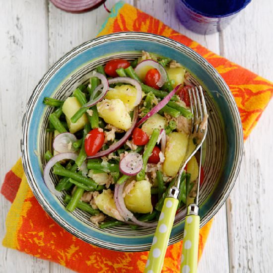 String bean, potato and tuna salad