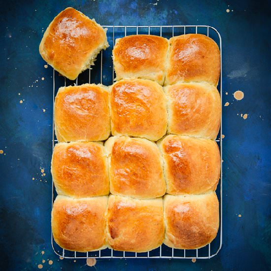 1 Hour Bread Rolls
