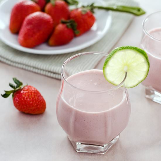 Paleo Strawberry Coconut Smoothie