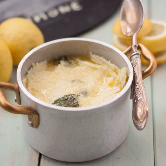 Fresh pasta with lemon sauce