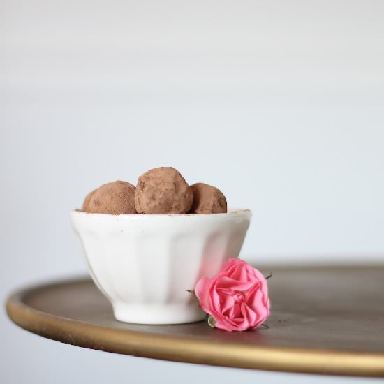 Easy & Decadent Chocolate Truffles