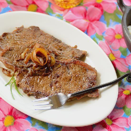Bife Acebolado (Steak-and-Onion)