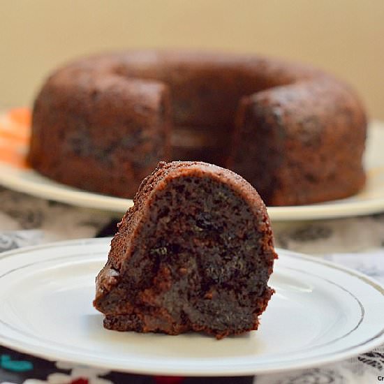 Eggless chocolate pumpkin cake
